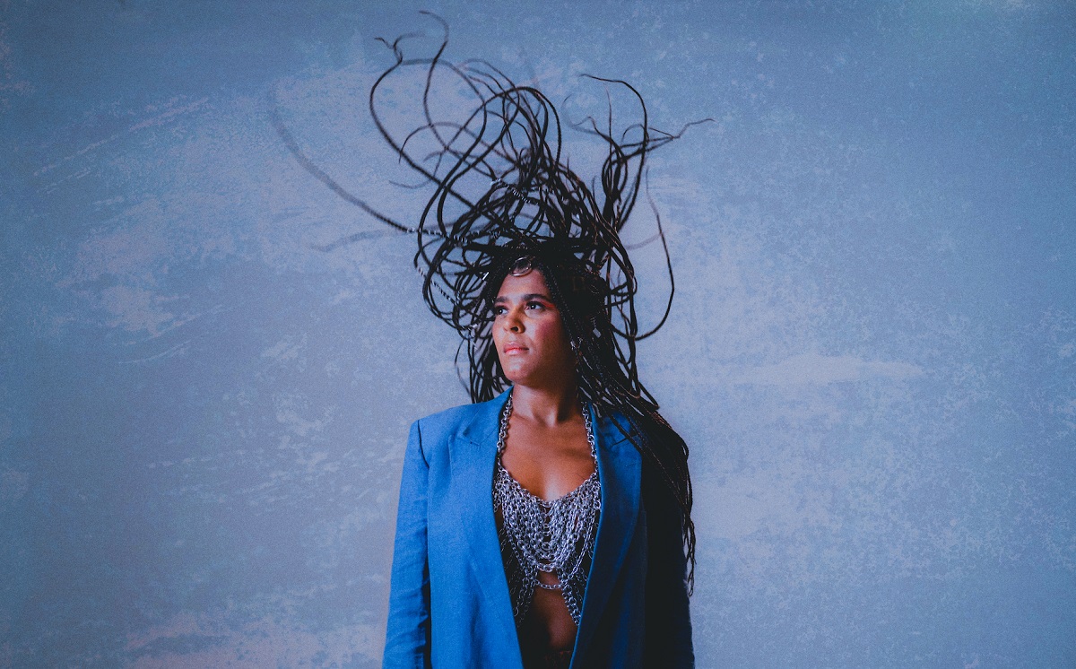 Josyara apresenta show de lançamento de "ÀdeusdarÁ" o Sesc Pompéia