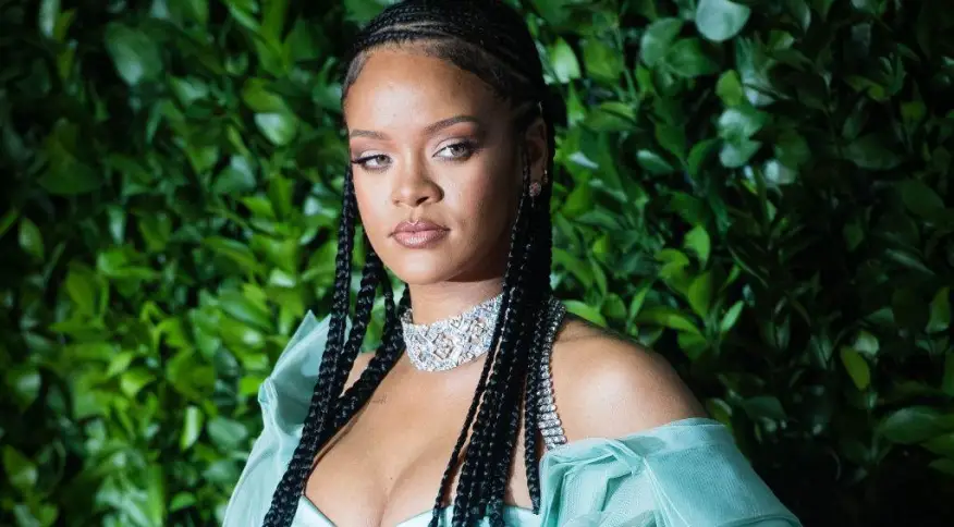 Rihanna anuncia novo single para esta sexta-feira (28)