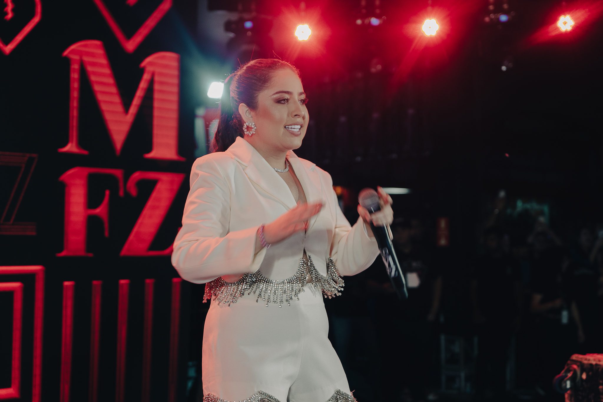 Mari Fernandez é a primeira atração conﬁrmada para novo projeto de Henrique & Juliano