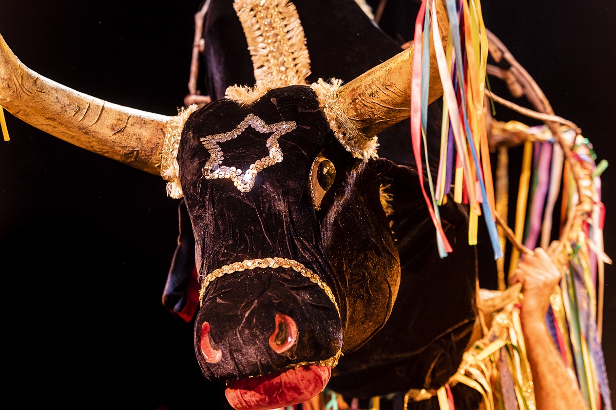 “Boi Mansinho e a Santa Cruz do Deserto”: espetáculo teatral entra em cartaz no Espaço Clariô