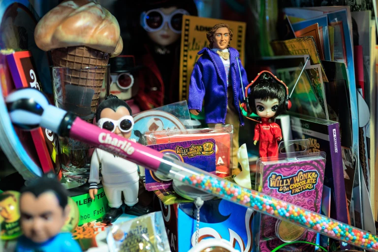 Fã de Willy Wonka revela coleção do personagem valendo R$800 mil 