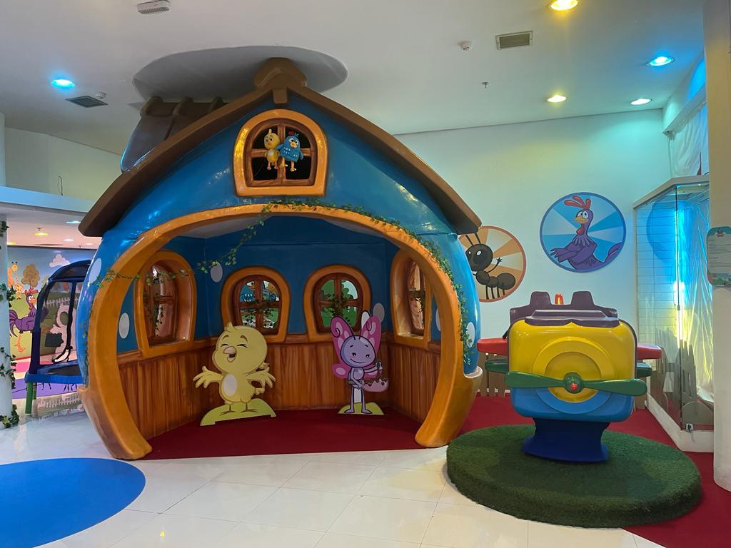 West Plaza realiza evento especial para as crianças com a temática Galinha Pintadinha