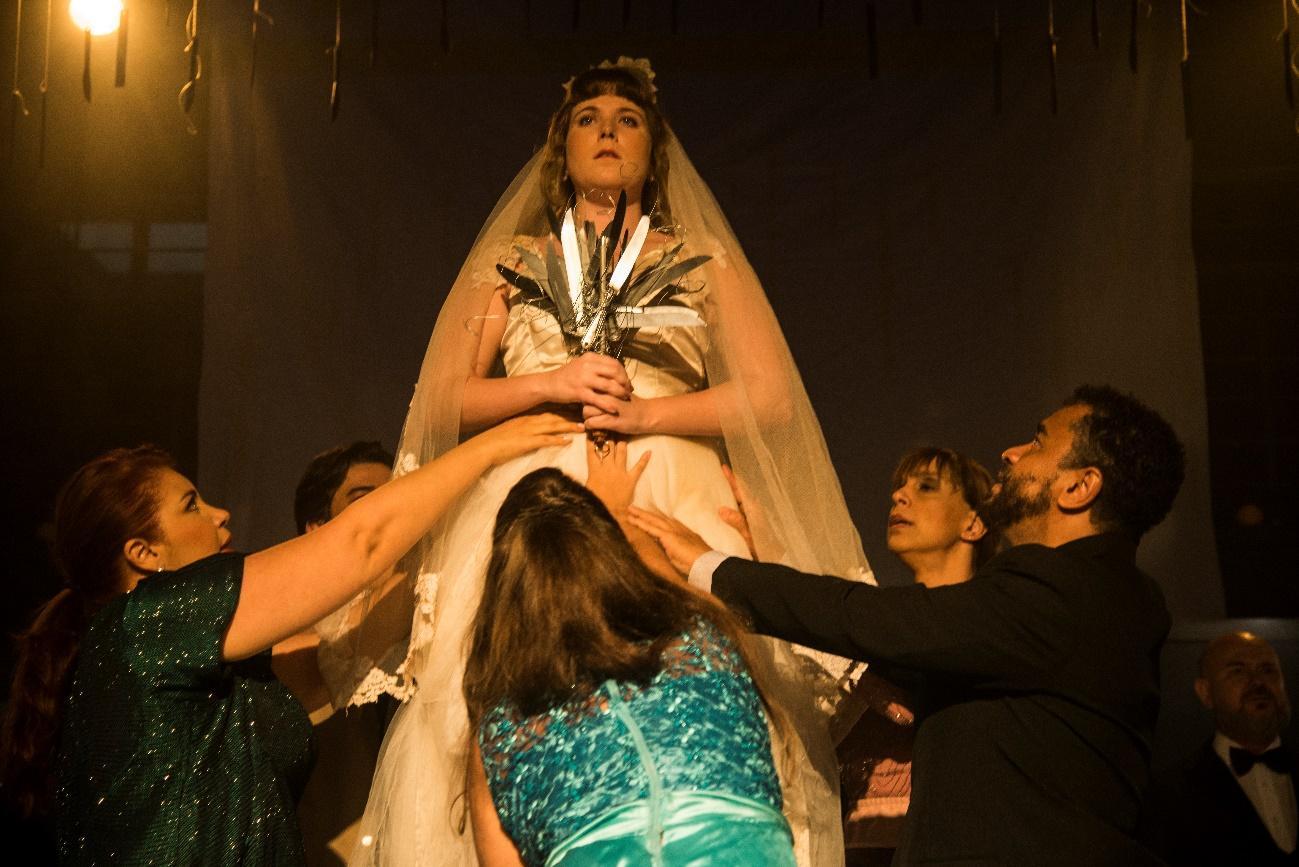 Grupo Tescom apresenta Casamento de Sangue no Teatro de Contêiner