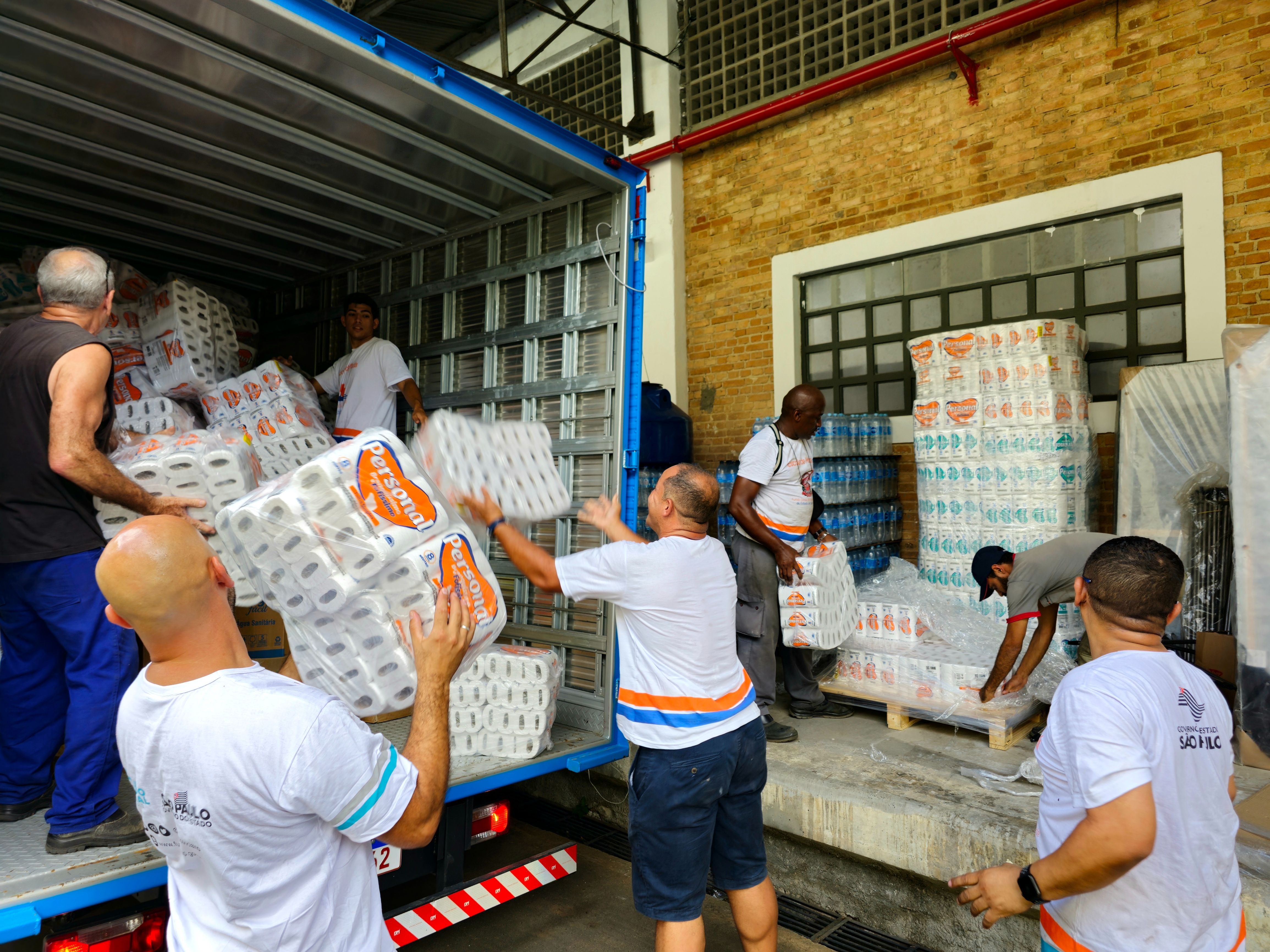 Fundo Social de São Paulo solicita ajuda de voluntários e orienta sobre novas doações