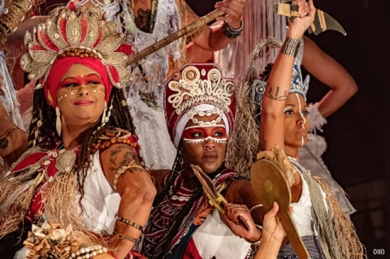 Bloco Ilú Obá de Min se apresenta na Casa Natura Musical com "De Primeira"