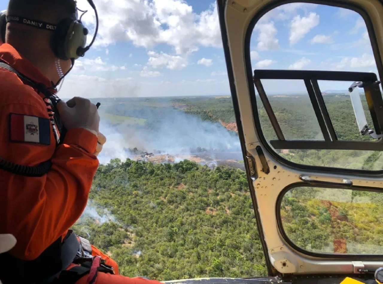 Estoque de fogos de artifício explode e gera incêndios em Maceió