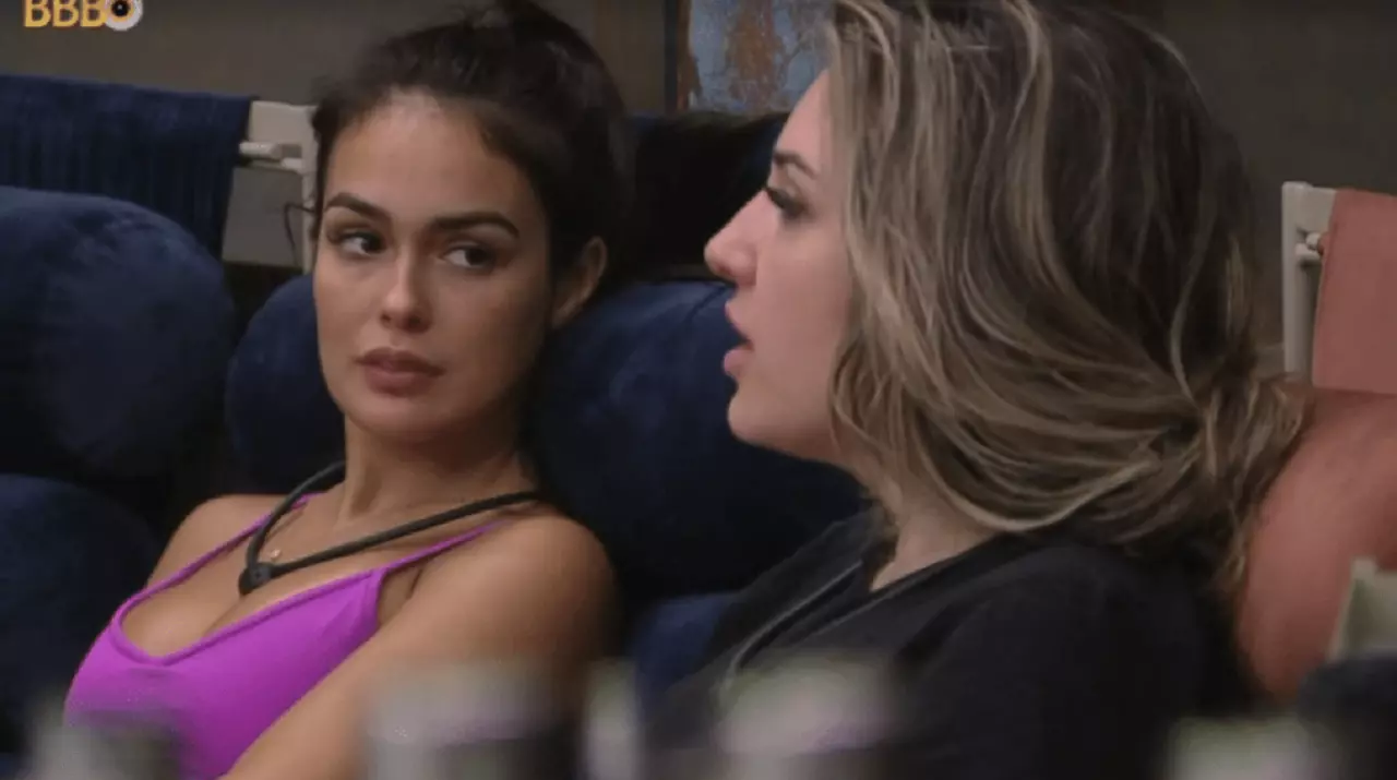 Larissa teme eliminação e confessa insegurança com resultado do paredão