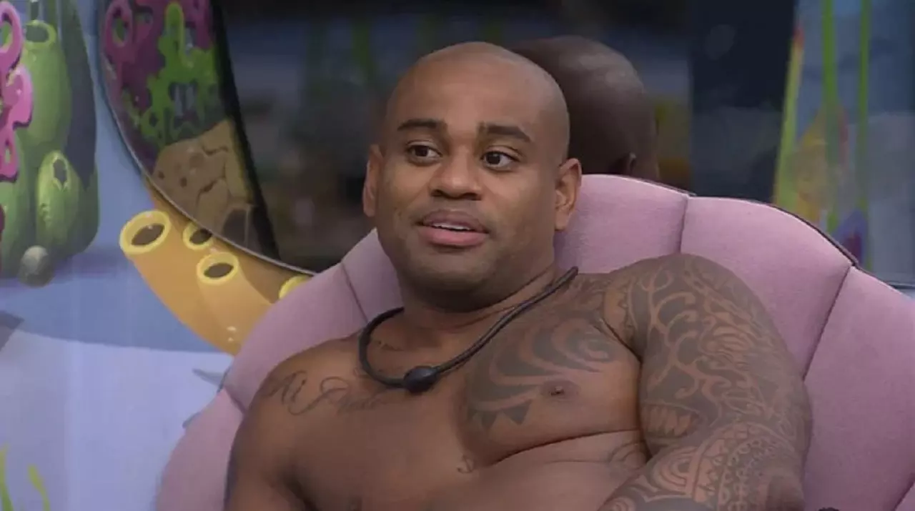 Cezar Black afirma que se ganhar a prova do líder ele indicará Amanda