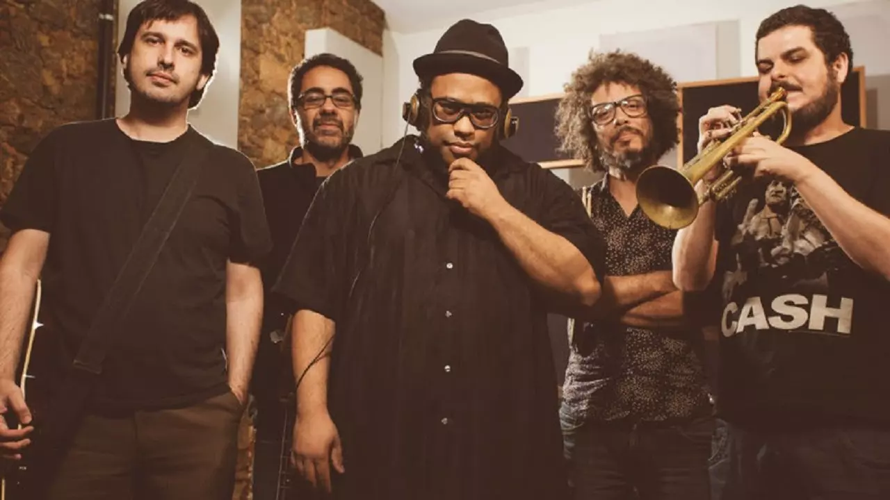 BNegão & Seletores de Frequência apresentam show na Casa Natura Musical