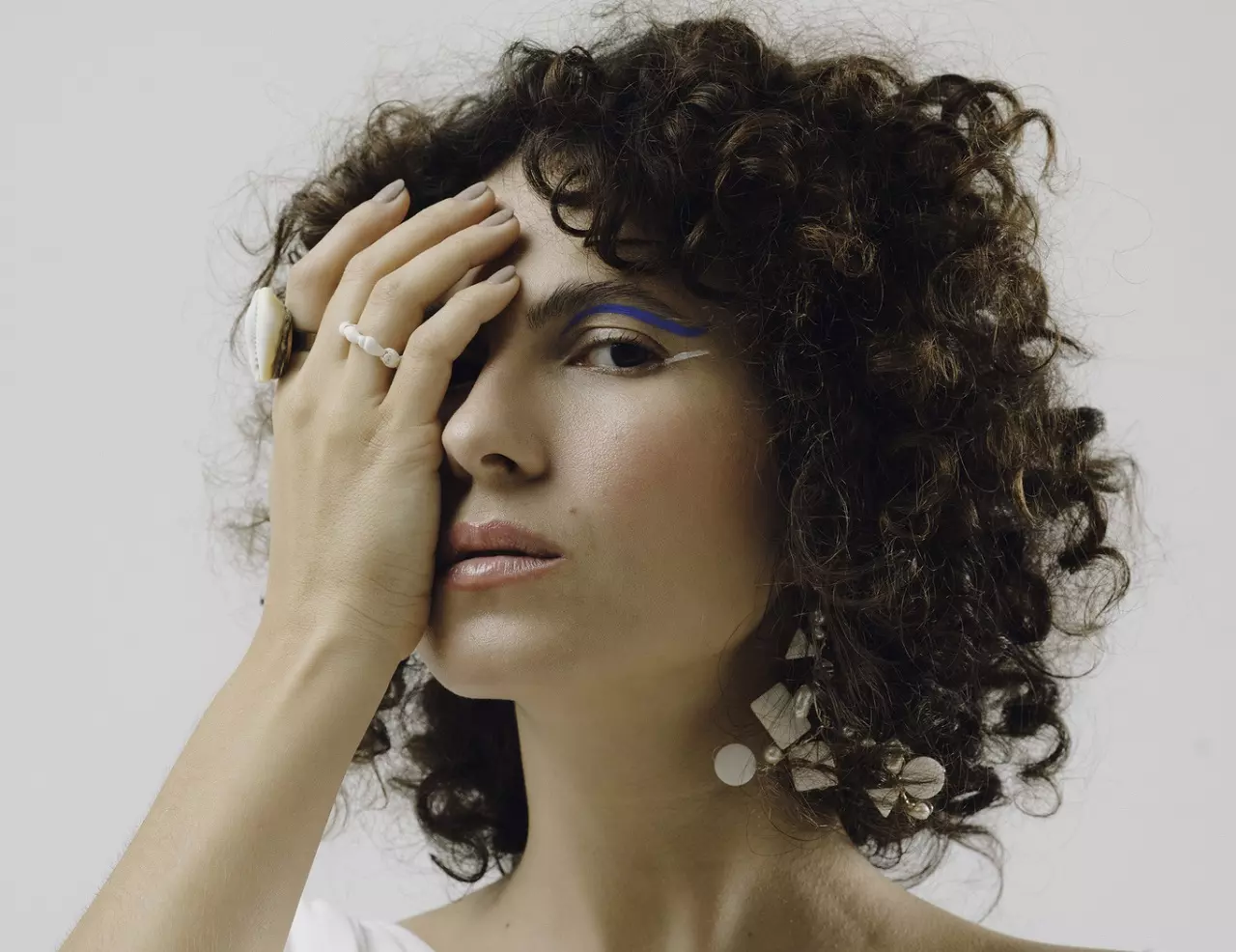 Luíza Boê faz turnê com Manoel Cordeiro no Centro Cultural São Paulo