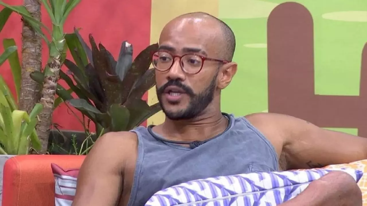 Ricardo critica jogo de Amanda e afirma que não vê sister fazendo nada