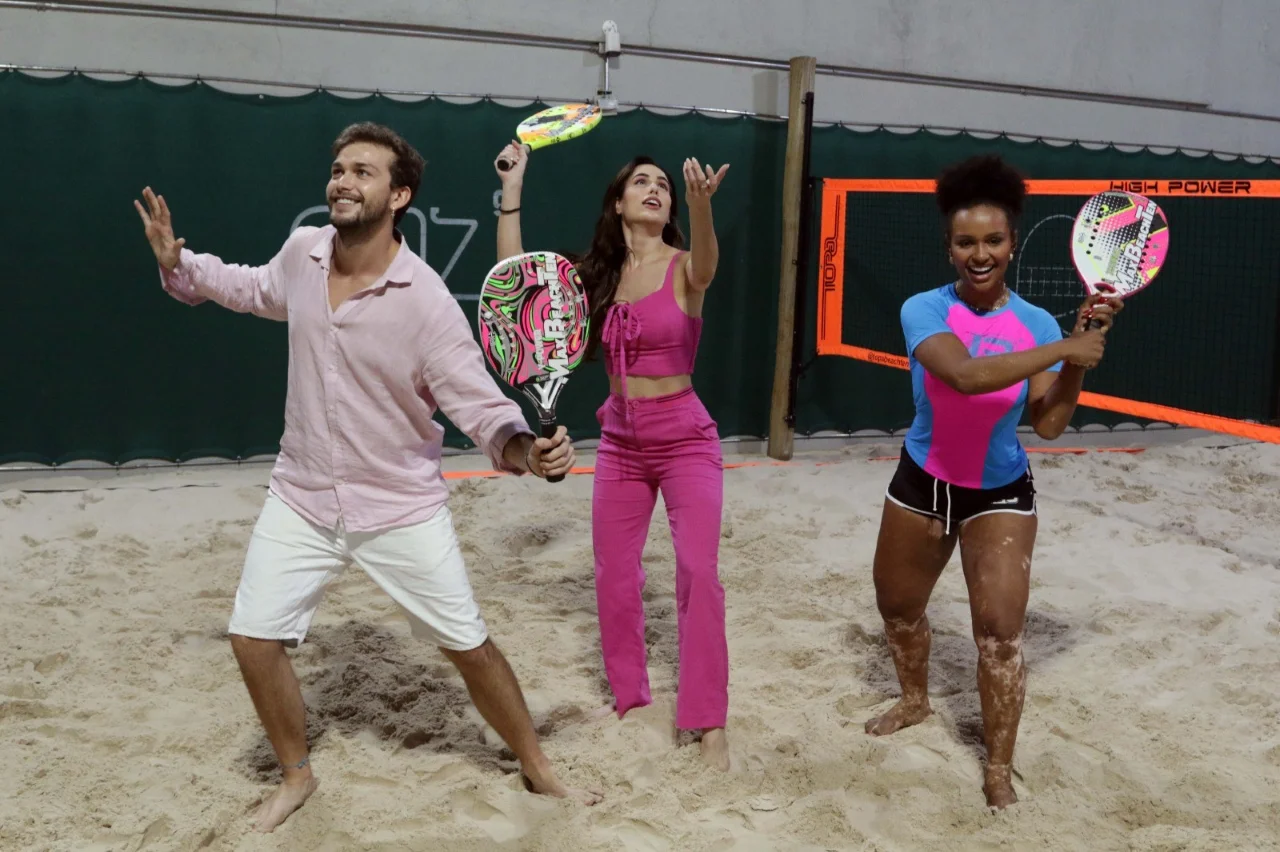Entre prédios luxuosos, Beach Tennis com famosos é sucesso em São Paulo –  Vírgula