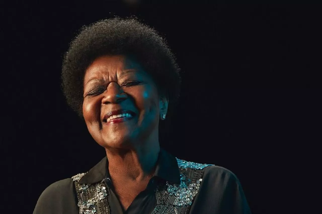 Alaíde Costa apresenta canção inédita de Marisa Monte e Carlinhos Brown
