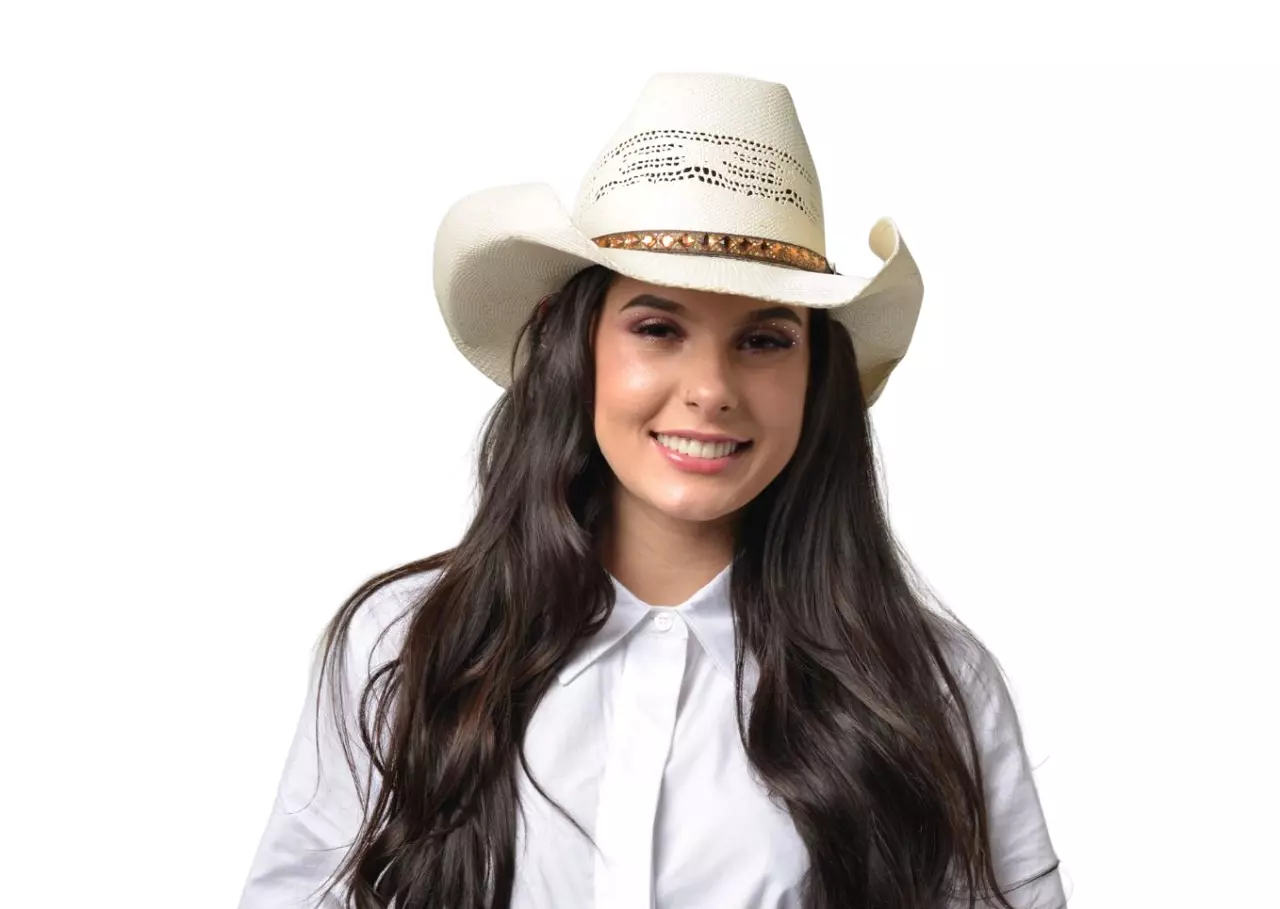Ana Castela é confirmada no line-up do Festival Farraial 2023