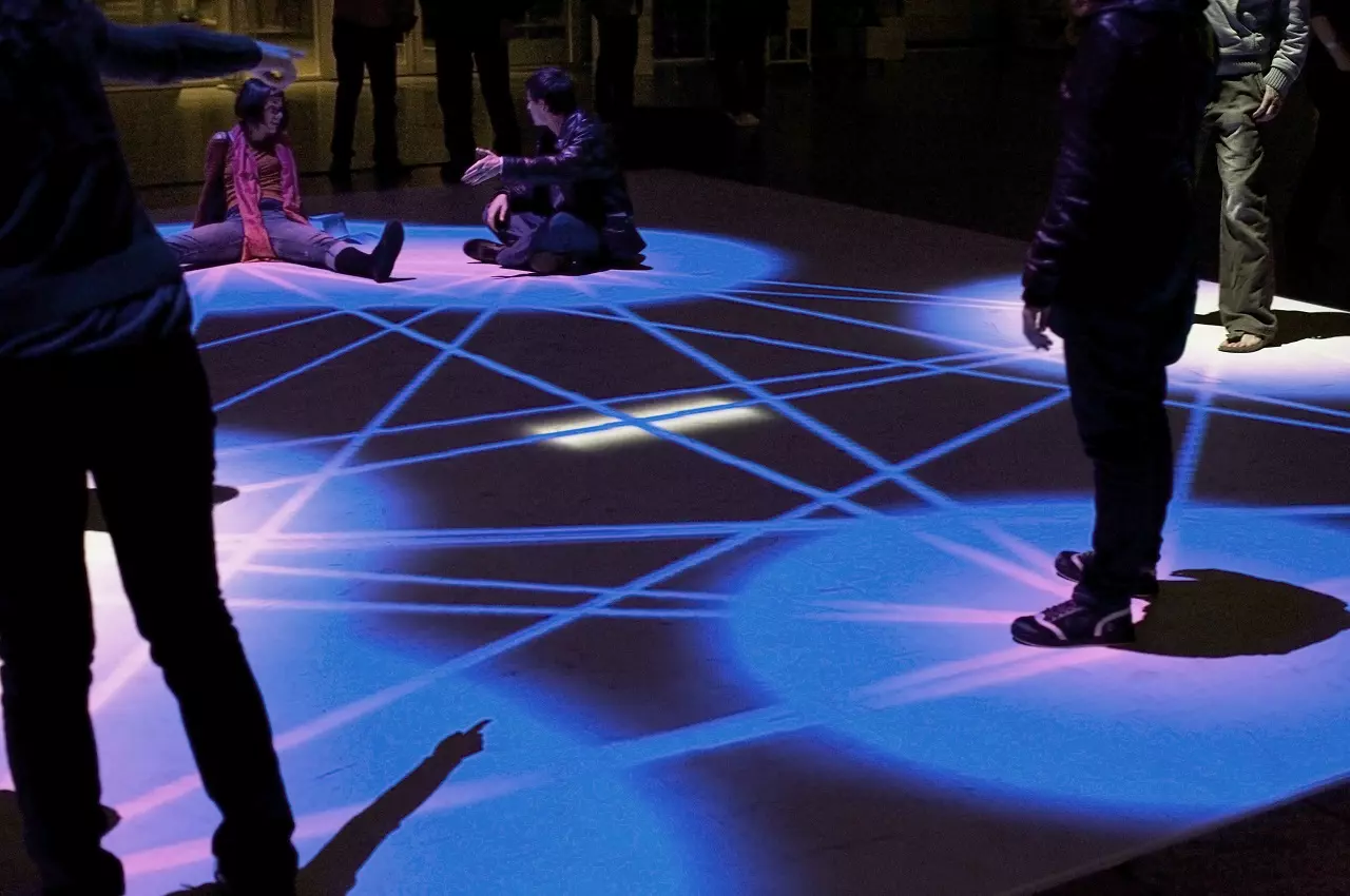 Arte e Tecnologia recebe a exposição Ano-Luz nos meses de maio e junho