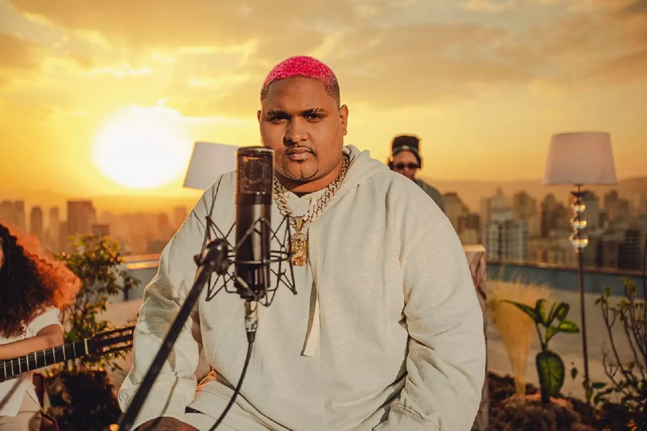 Kevin O Chris e Os Hawaianos colaboram na faixa "Sarradinha"