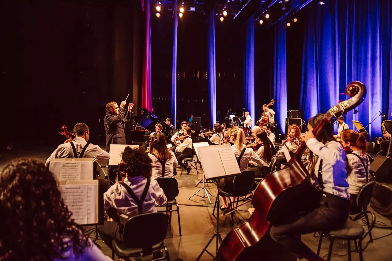 Orquestra Ouro Preto rende tributo a lendas do Jazz no Sesc Palladium