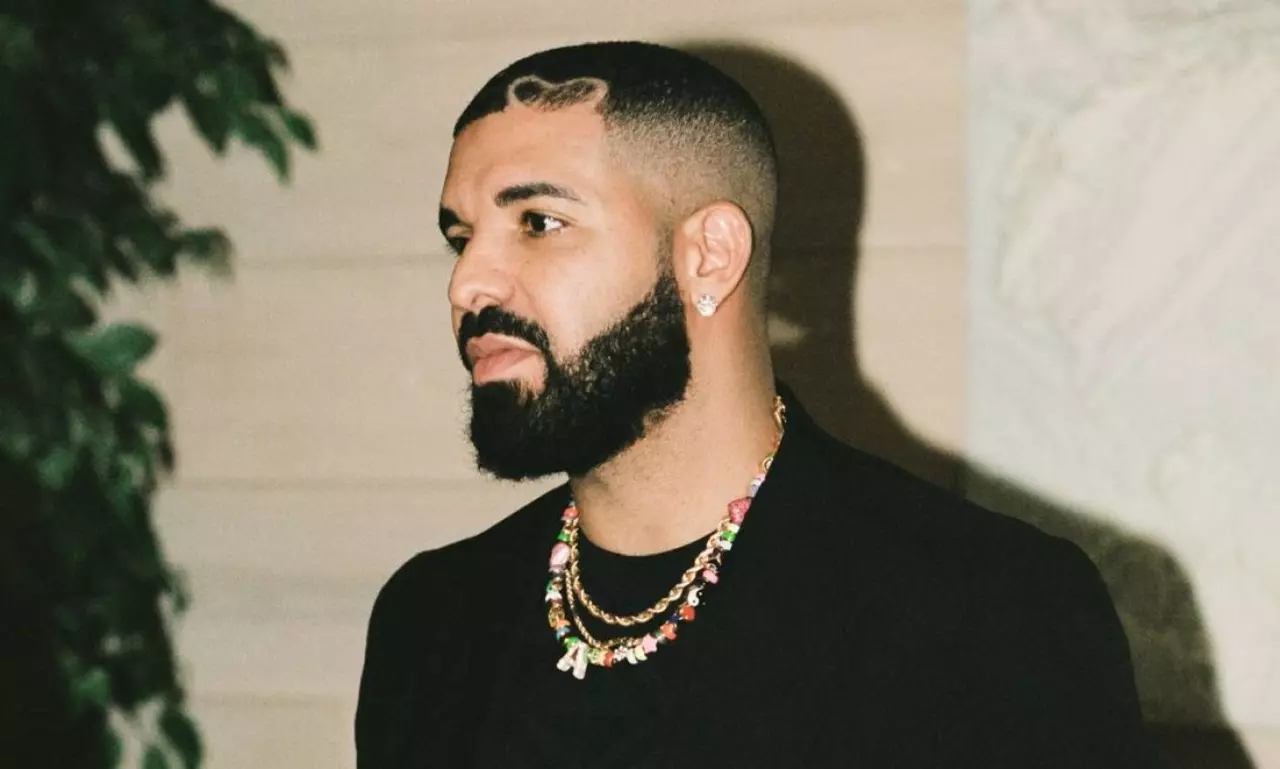 Celular é atirado em palco durante show de Drake nos Estados Unidos
