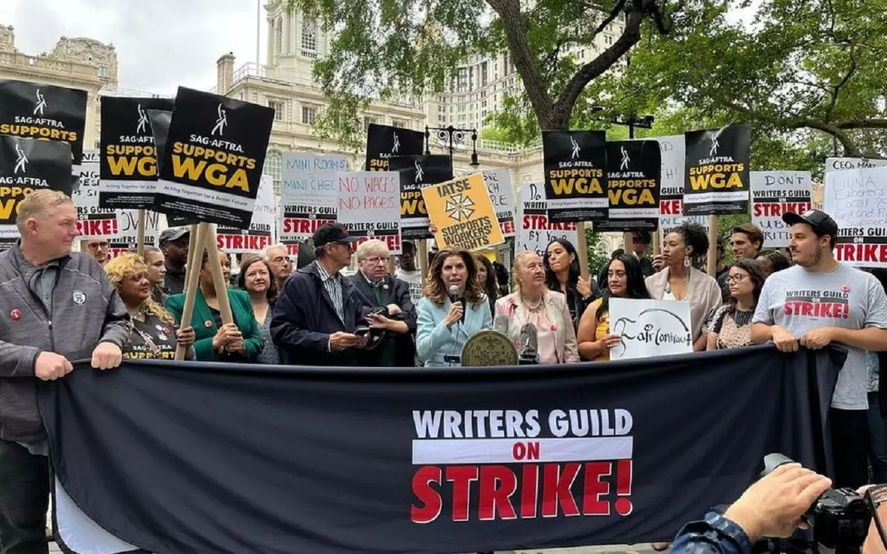 Atores de Hollywood entram em greve após tentativa de negociação com estúdios