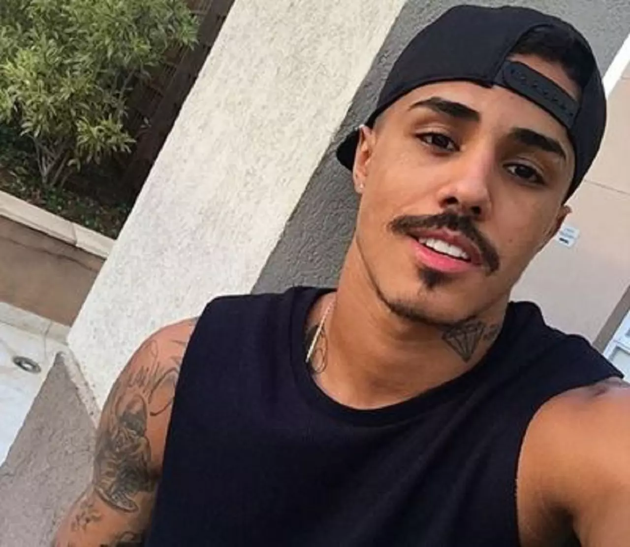MC Livinho se une aos DJs Matt D e Pedro Sampaio em nova música