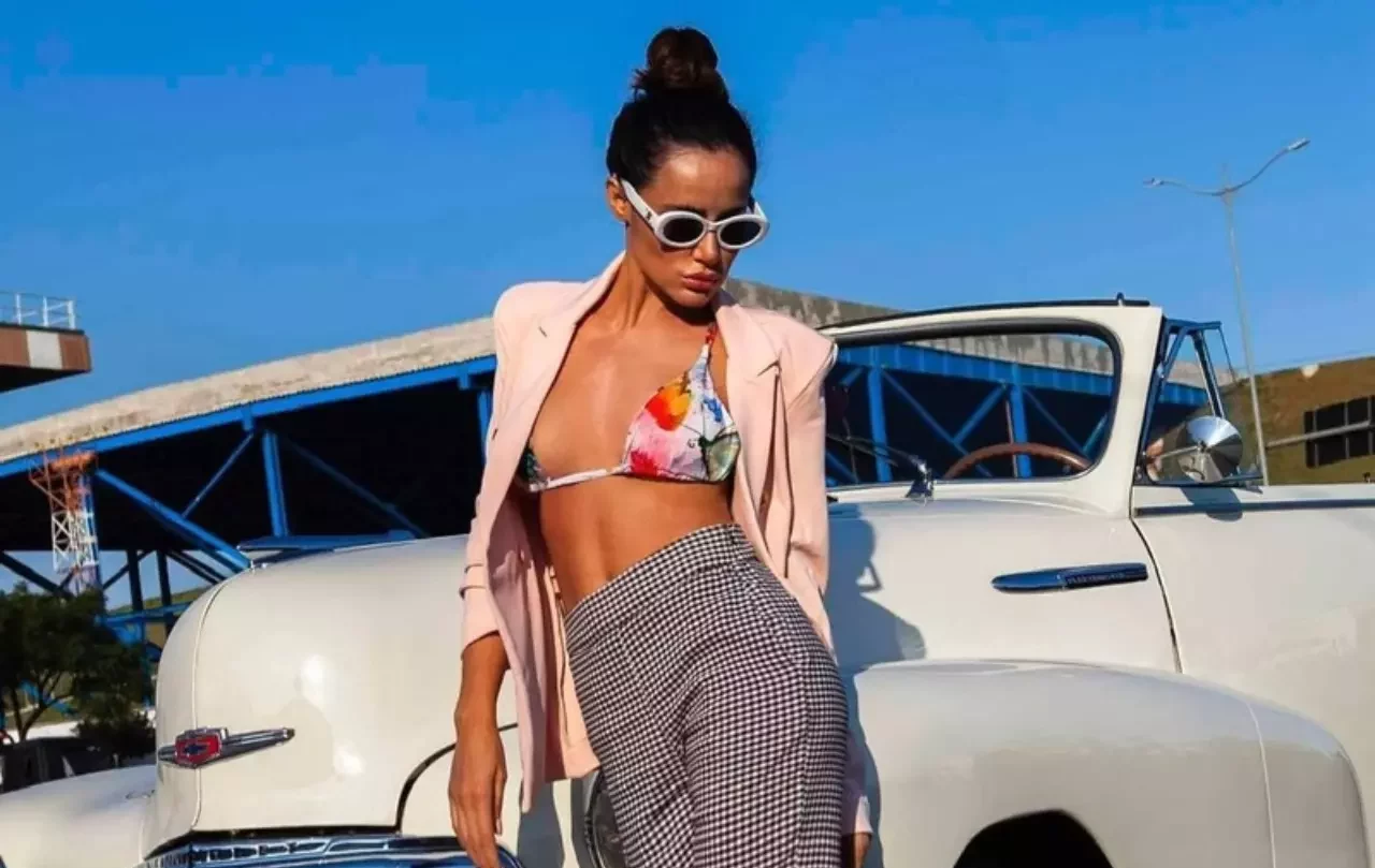 Influencer que segue dieta do chocolate diz: “me mantém magra e ajuda no humor”