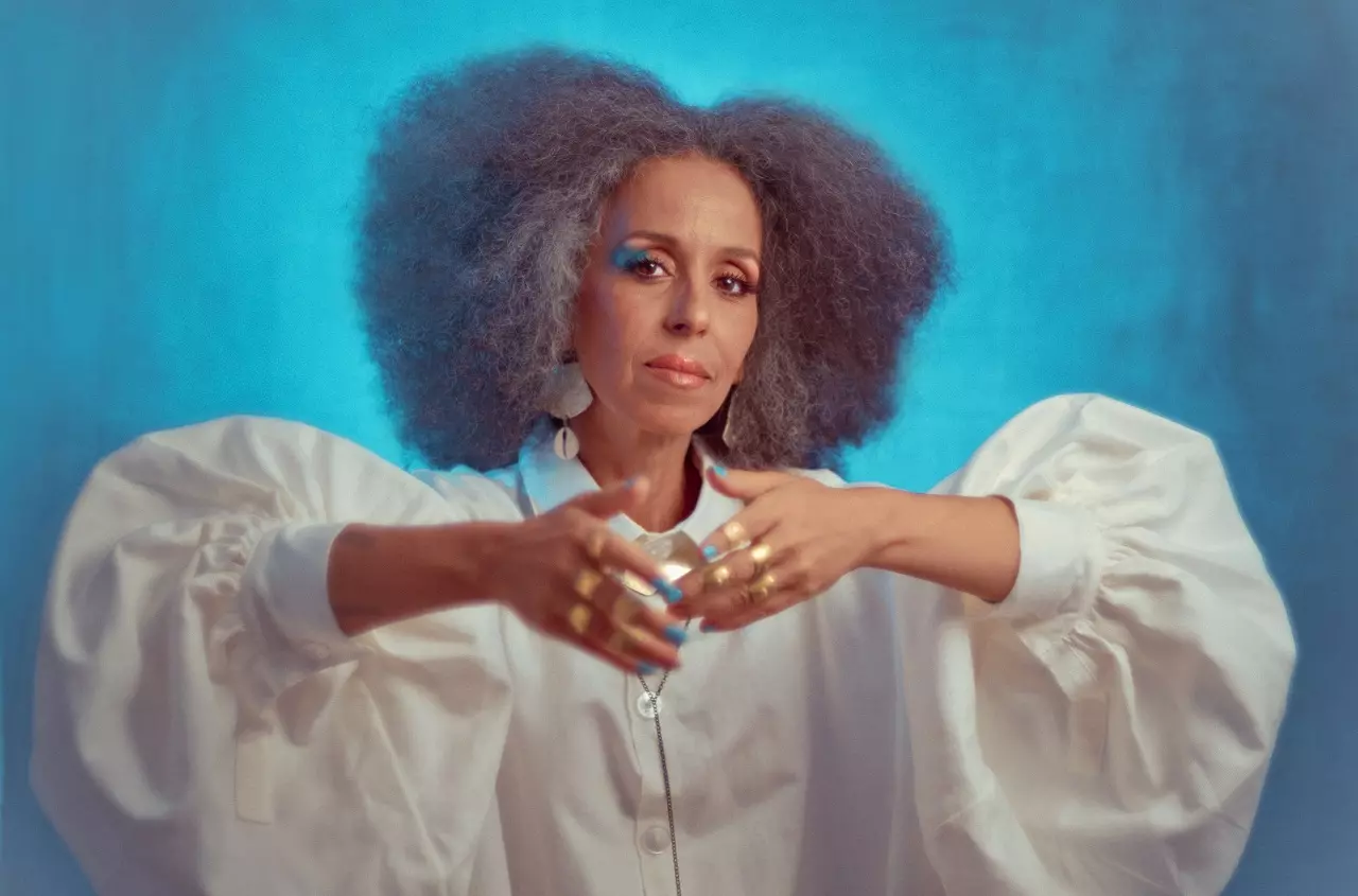 Iara Rennó estreia o show de Orí Okàn em São Paulo com participações especiais