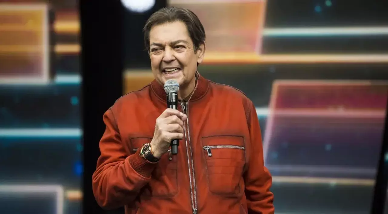 Faustão não apresenta sinais de rejeição a coração e é transferido para quarto