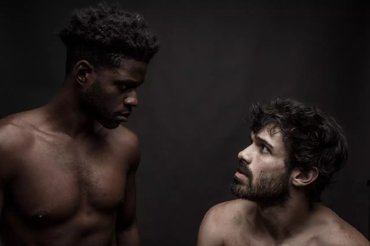 "A Pedra Escura", premiada peça espanhola, ganha montagem inédita no Brasil