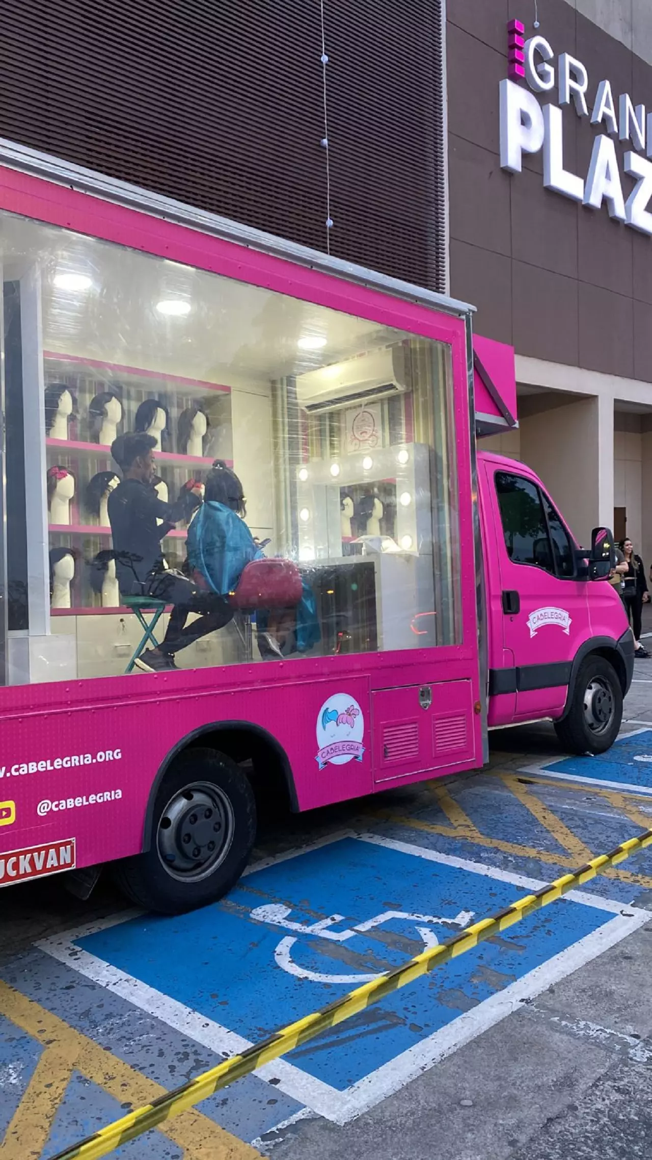 No Outubro Rosa, Grand Plaza lança campanha de doação de cabelos