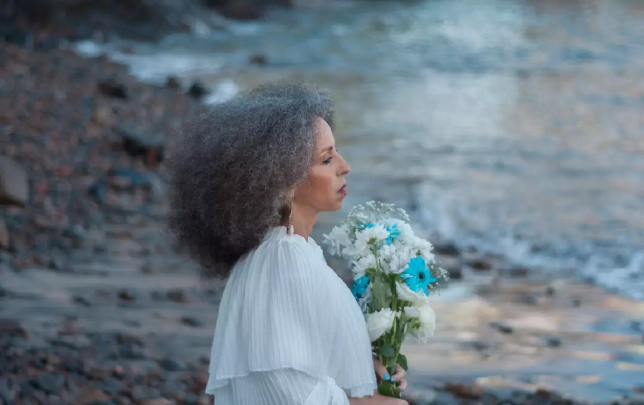 Iara Rennó apresenta o álbum Orí Okàn no Bona Casa de Música