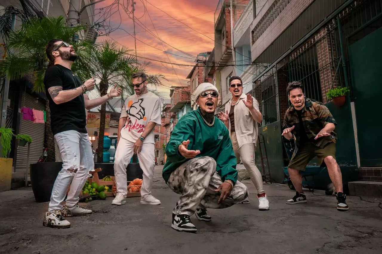Kaique e Felipe convidam Guilherme & Benuto e MC Livinho para "Bailarina"