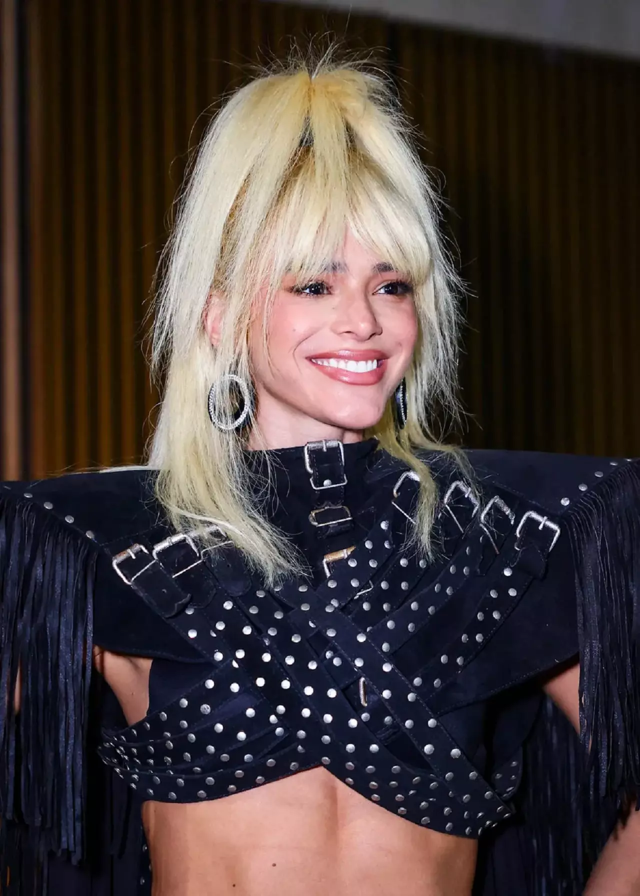 Bruna Marquezine se fantasia de Xuxa para Halloween