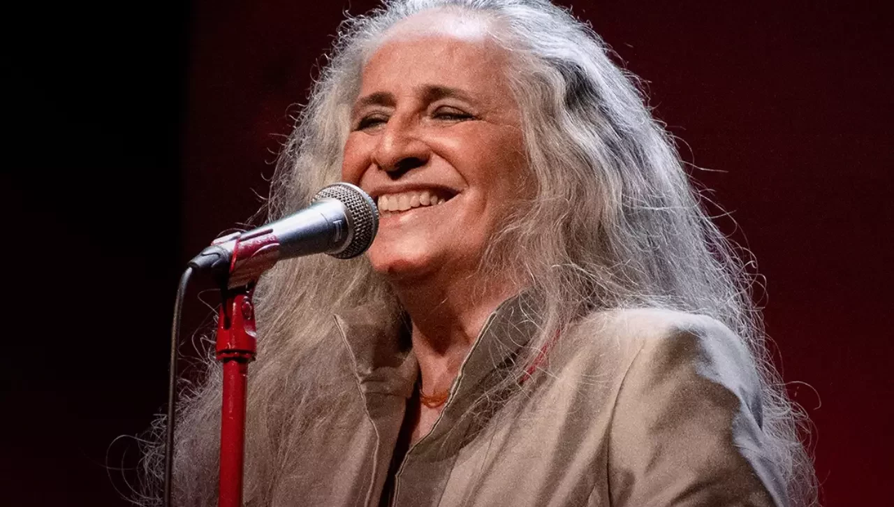 Maria Bethânia encerra a turnê 'Fevereiros' no Espaço Unimed em São Paulo
