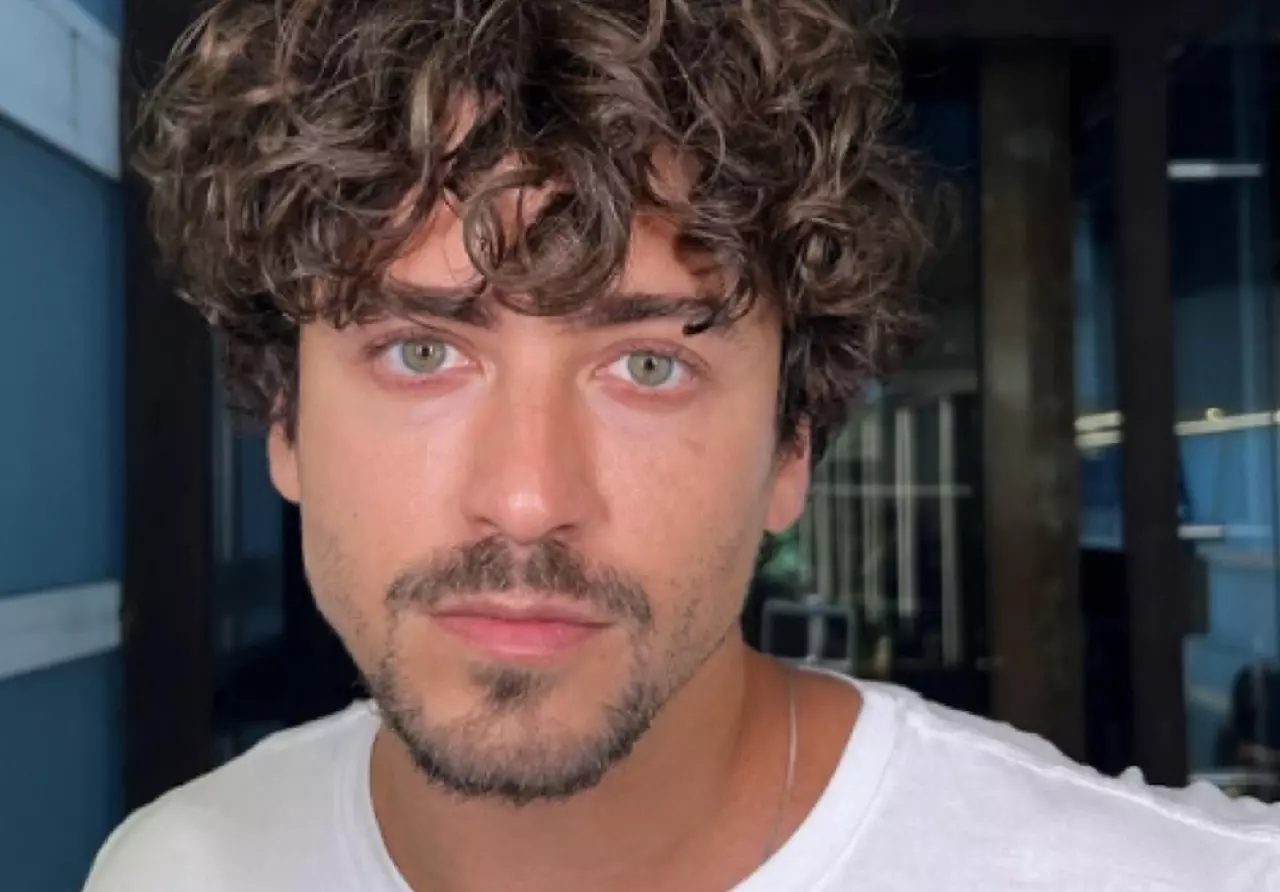 Jesuíta Barbosa vai interpretar Ney Matogrosso no longa “Homem com H”