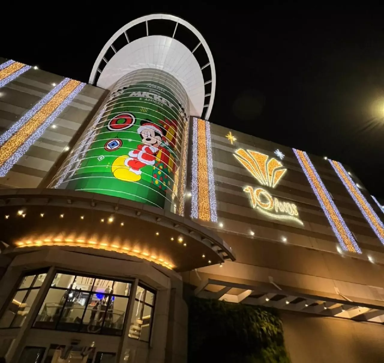 Decoração Mickey e Amigos de Natal do Tietê Plaza chega aos últimos dias
