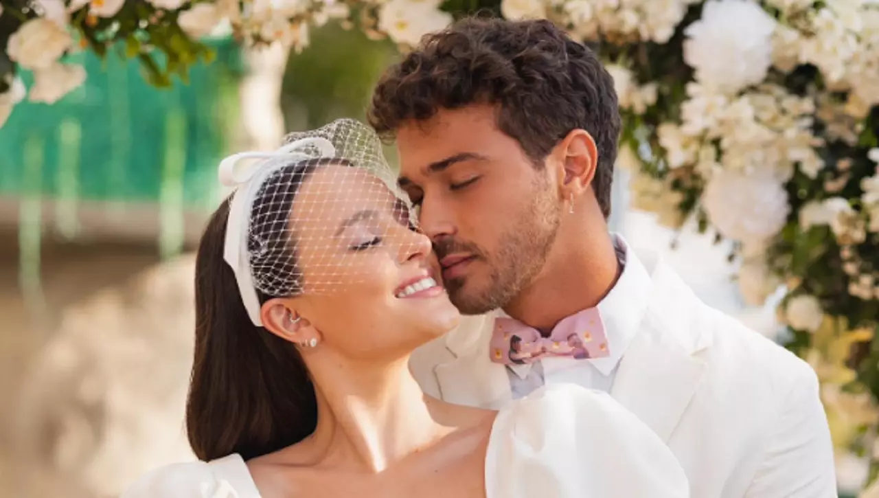 Surpresa! Larissa Manoela confirma casamento com André Luiz