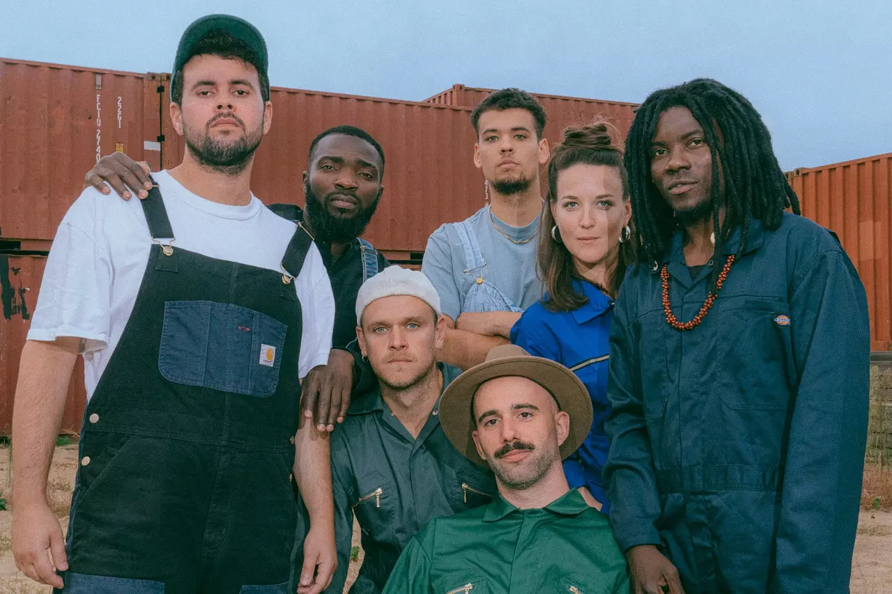 Grupo de afro-soul baseado em Berlim chega ao Brasil para apresentações