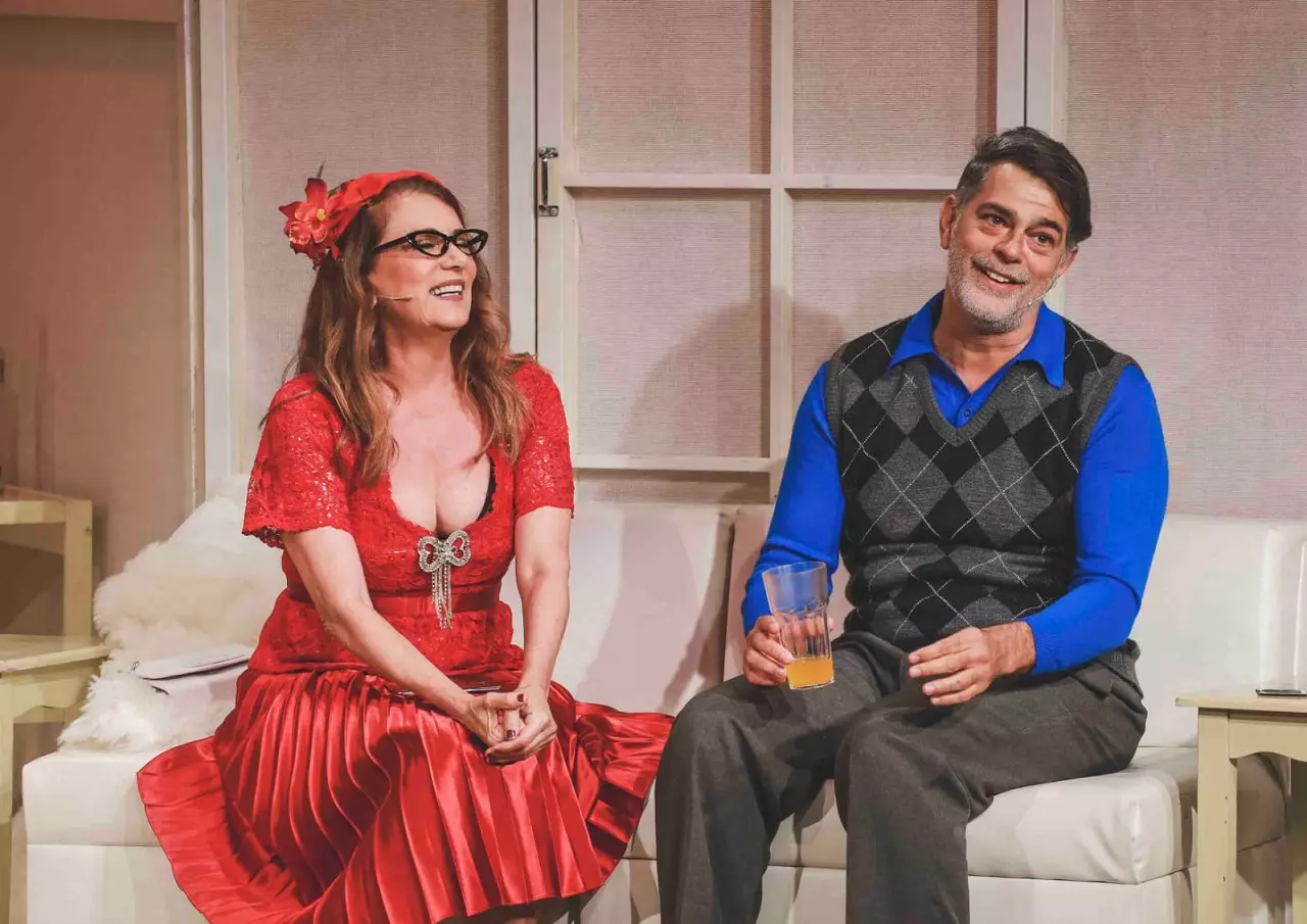 “DUETOS, A Comédia de Peter Quilter” faz curta temporada no Teatro dos Quatro