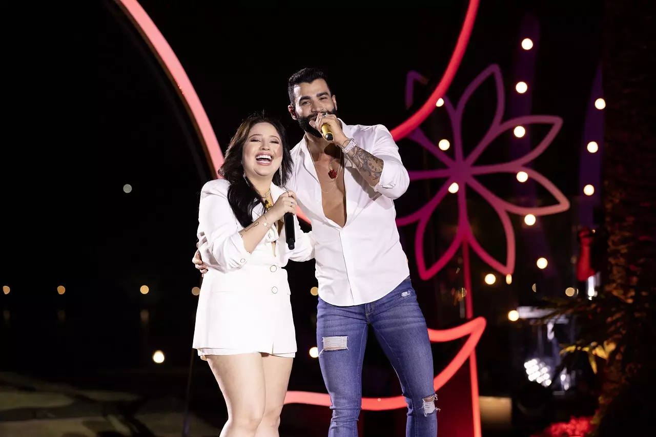 Gusttavo Lima lança parceria com Mari Fernandez; ouça "30 Cadeados"