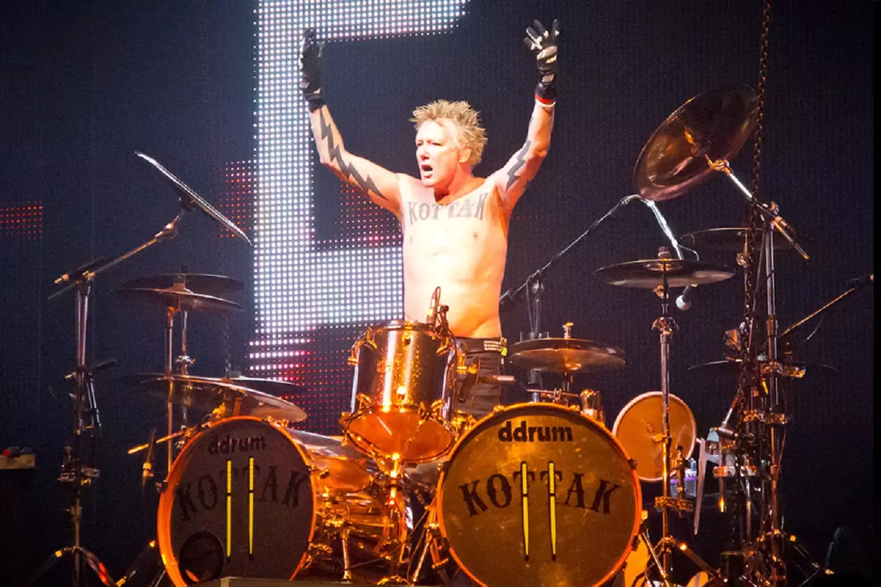 James Kottak, baterista da banda Scorpions, morre aos 61 anos