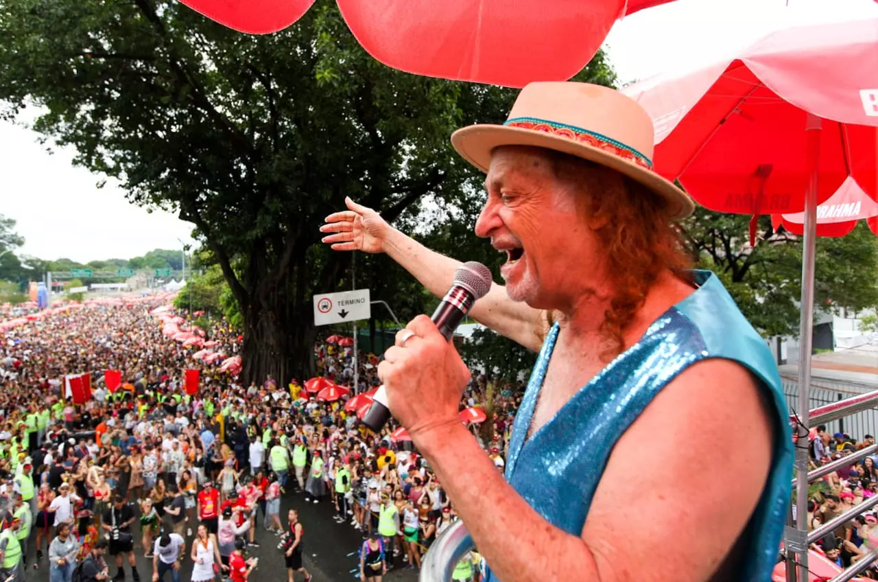 Bloco Bicho Maluco Beleza, de Alceu Valença, desfila no carnaval de SP