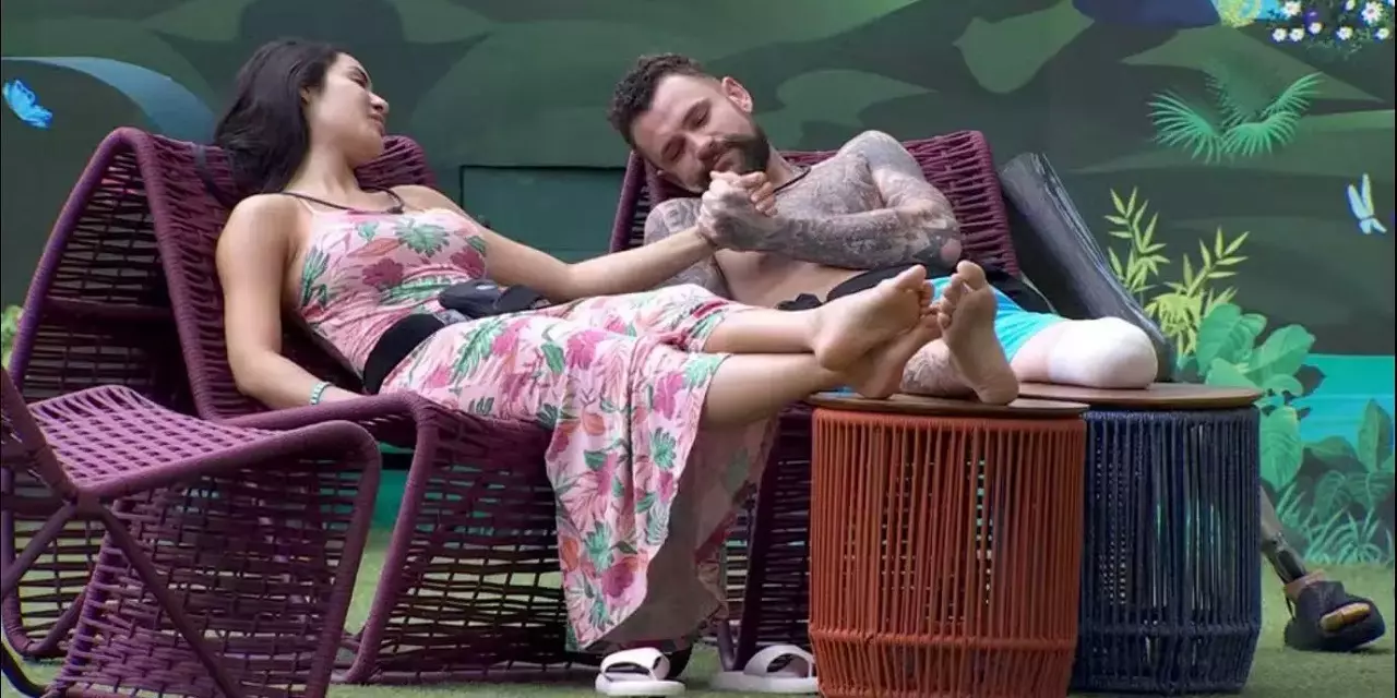 Novo casal no BBB 24? Vinicius dá cantada em Isabelle