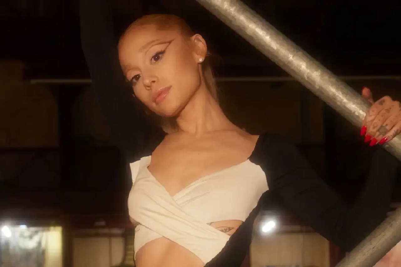 Ariana Grande confirma lançamento do disco “yes, and?” para março