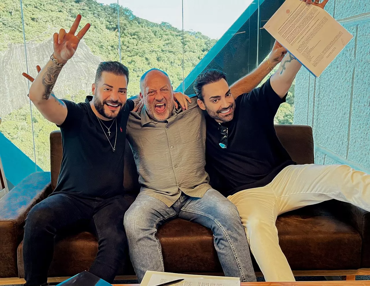 Sony Music renova parceria com a dupla sertaneja Guilherme & Benuto