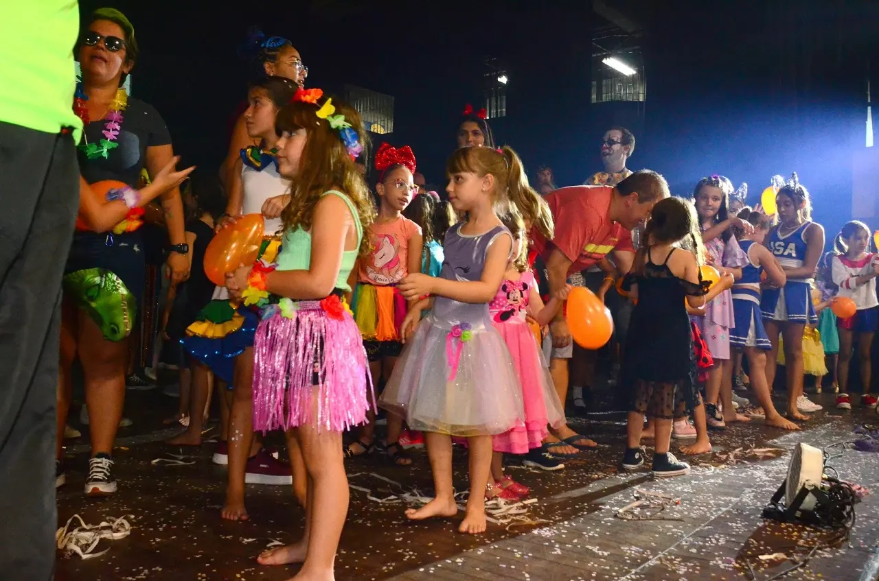 Clube Esperia promove "Festa à Fantasia na Folia" com atrações voltadas para crianças
