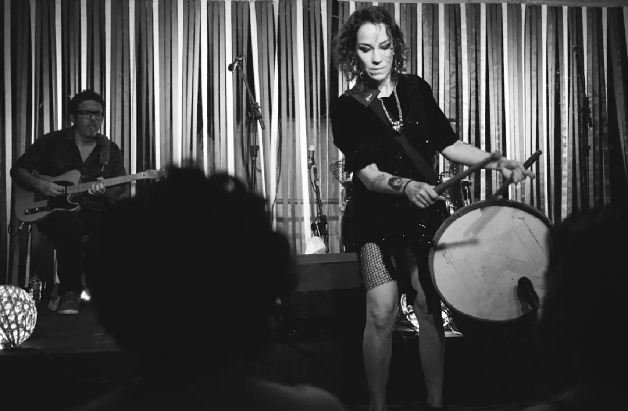 Karina Buhr apresenta show ‘Voz e Tambor’ para o Pátio de São Pedro