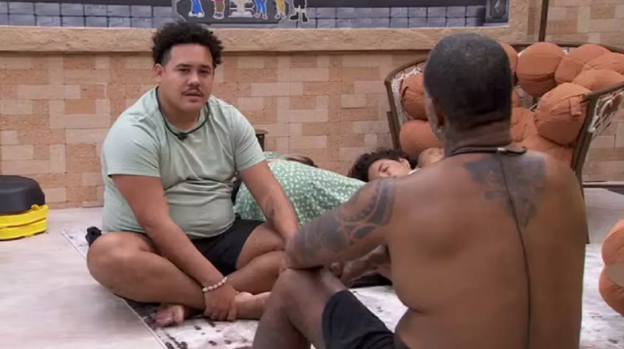 Lucas Henrique afirma para Rodriguinho que o cantor tem 'mais chances de sair'