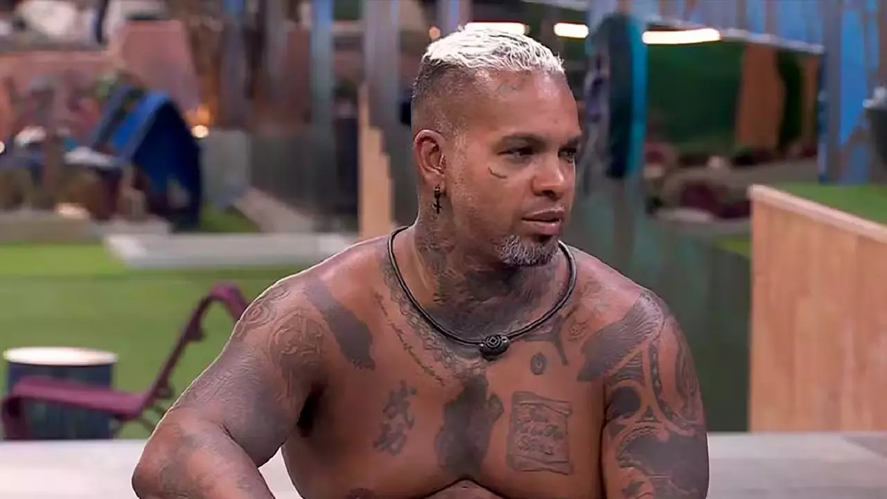 BBB: Fernanda e Pitel reclamam do ronco de Rodriguinho: 'Parece um trator'