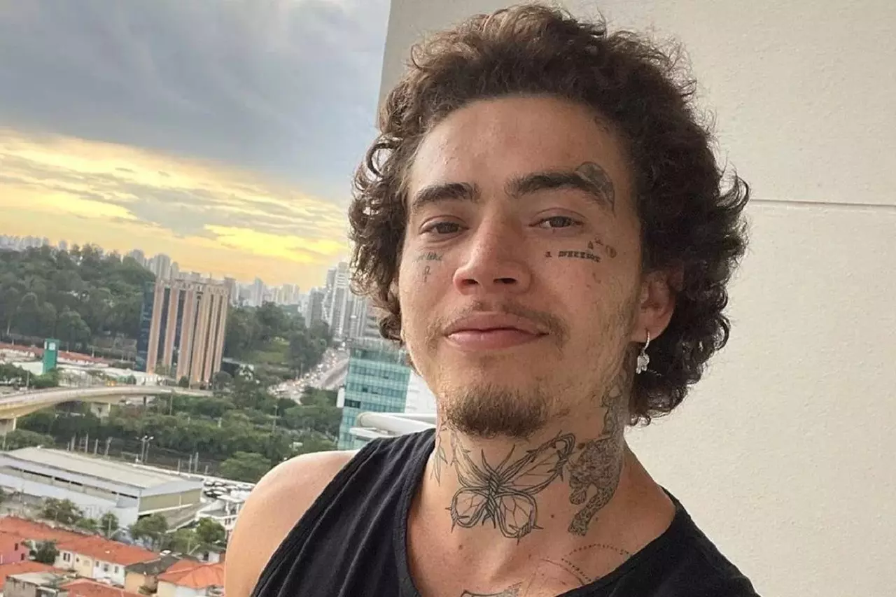 Whindersson anuncia volta aos palcos após pausa na carreira de comediante