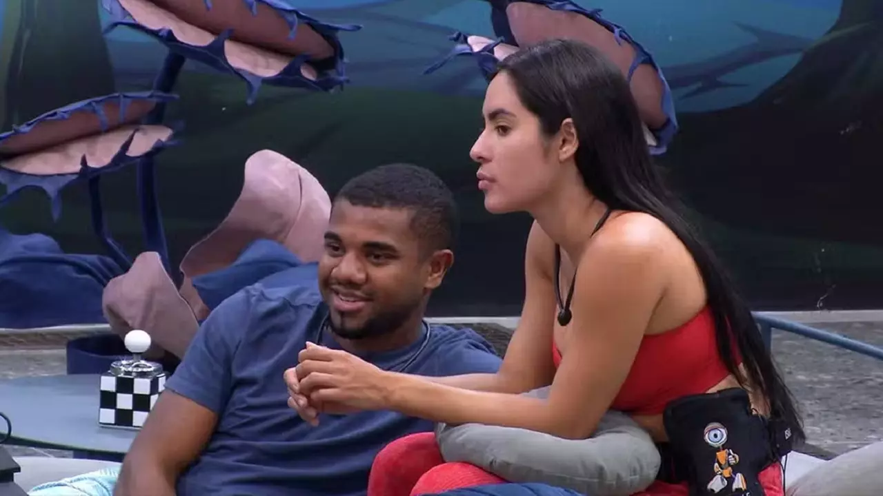 Em conversa com Isabelle, Davi fala que se distanciamento de sister